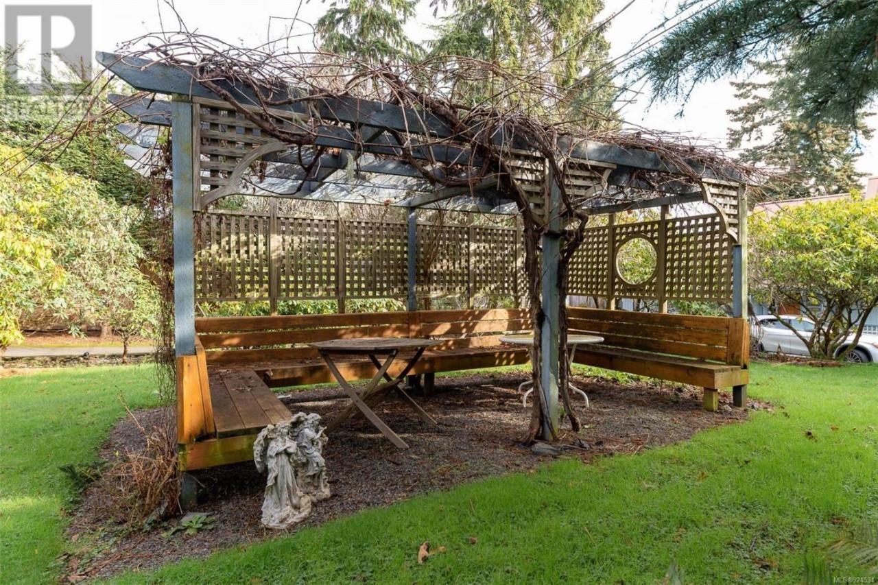 Salty Towers Ocean Front Cottages Sooke Exterior foto