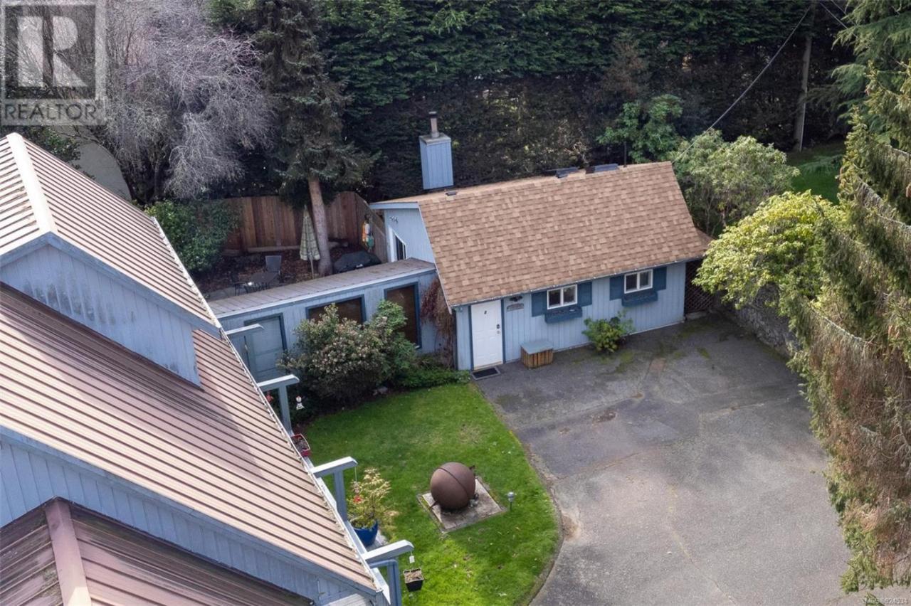 Salty Towers Ocean Front Cottages Sooke Exterior foto