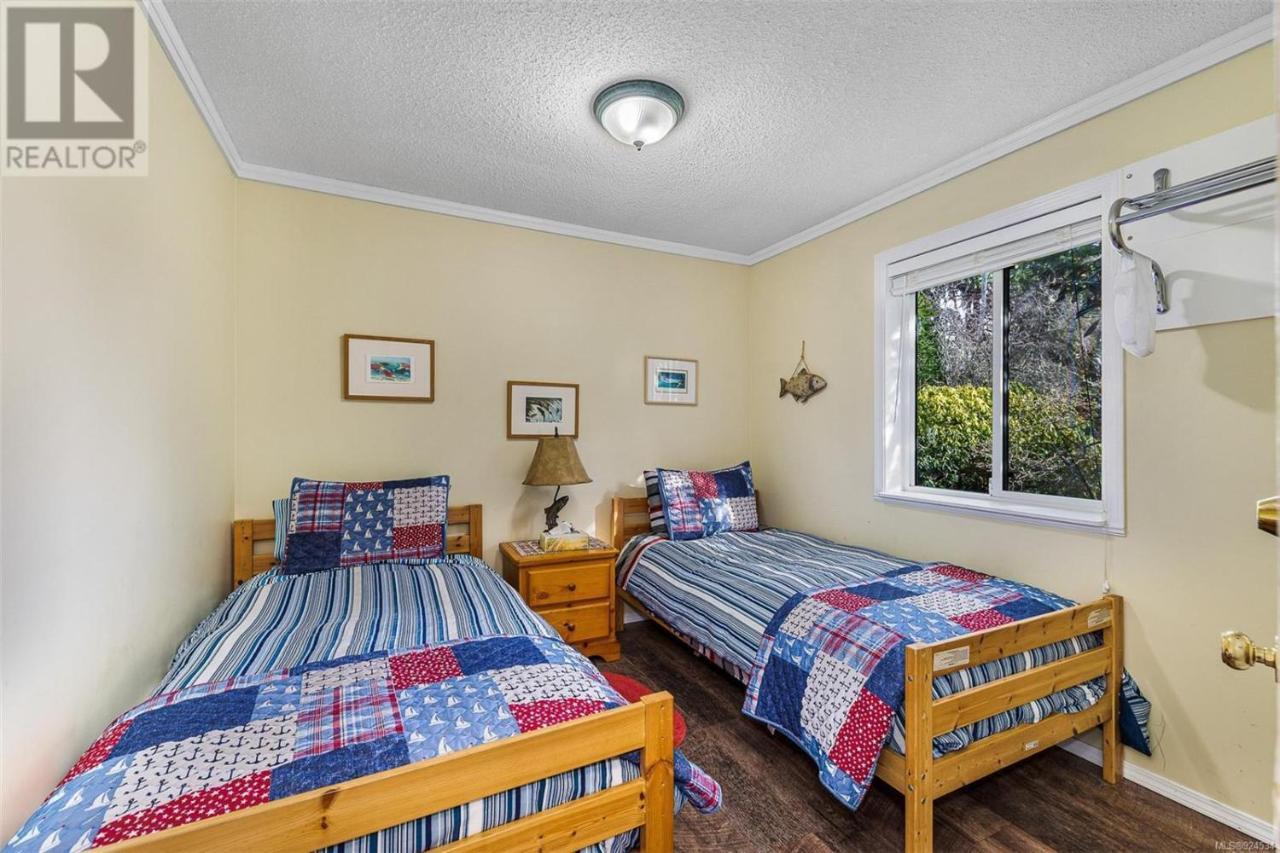 Salty Towers Ocean Front Cottages Sooke Exterior foto