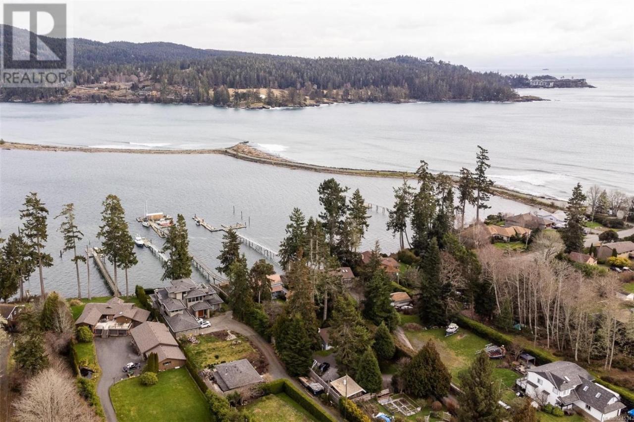 Salty Towers Ocean Front Cottages Sooke Exterior foto