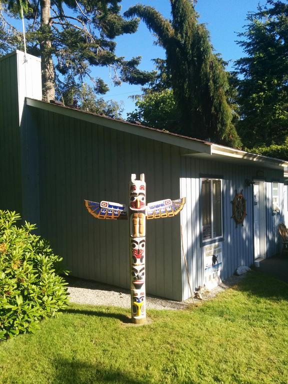 Salty Towers Ocean Front Cottages Sooke Exterior foto